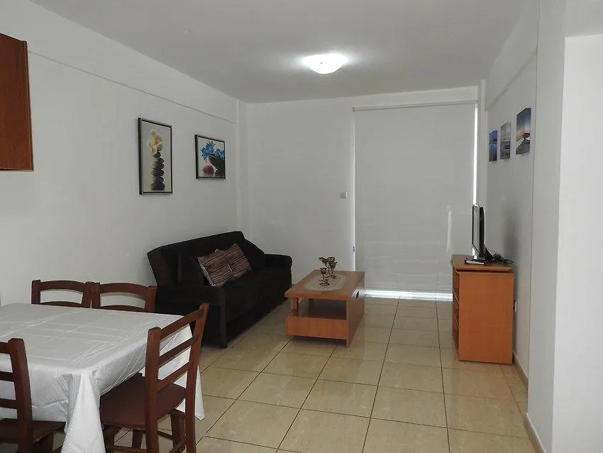 One Bedroom Aptm Ларнака
